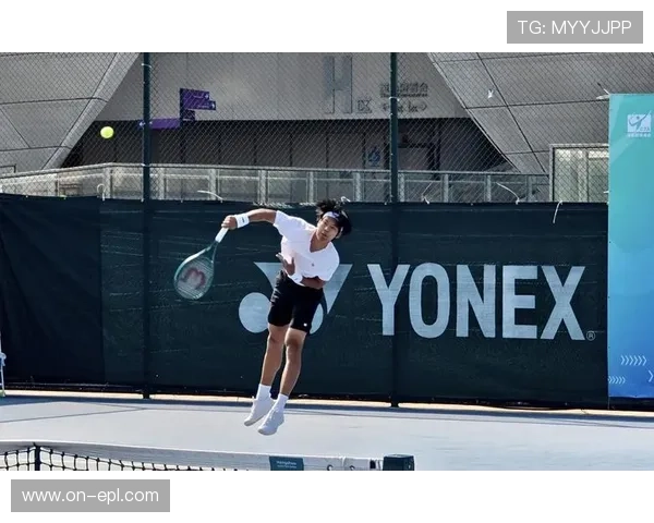 全运会网球青年男团四分之一决赛,周意逆转带伤作战的陈烨晋级 全运会网球青年男团四分之一决赛,周意逆转带伤作战的陈烨晋级