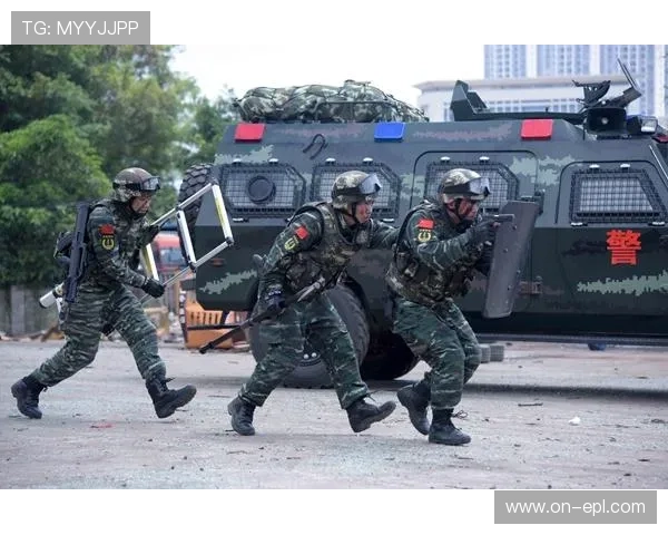 各战队训练基地加紧备战，应对密集赛程挑战